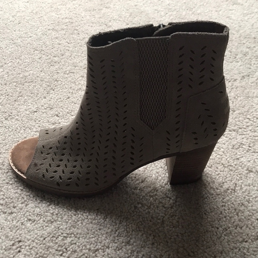 Toms Open Toe Booties - Picture 4 of 7